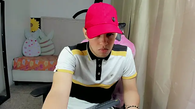 Top and bottom online show from April 5, 9:55 pm