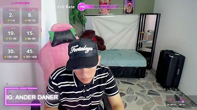Top and bottom online show from June 6, 8:04 pm