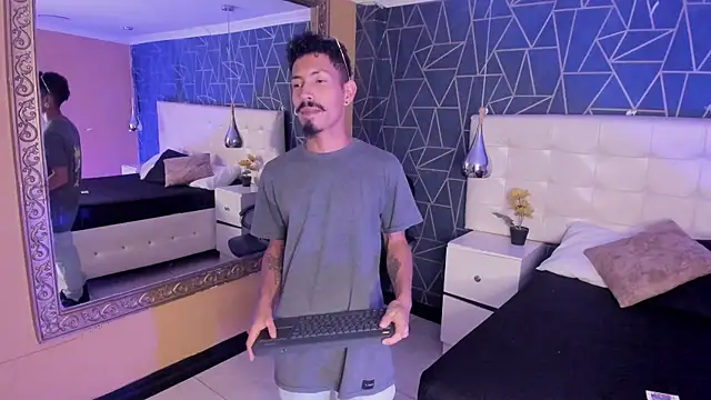 NoaahTylor online show from March 25, 9:08 pm