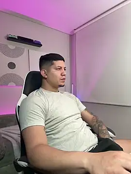  robertobaggioo online show from March 25, 12:20 pm