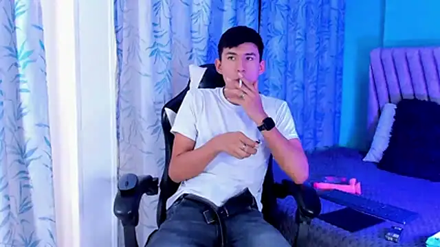 NicolasTorrez online show from February 27, 9:03 pm