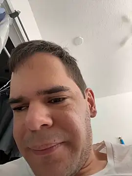 awesomemilkss online show from April 13, 8:53 pm