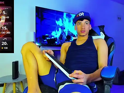 Lyam Russo online show from March 26, 8:40 am