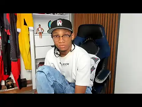 yandi hot online show from February 25, 1:56 pm