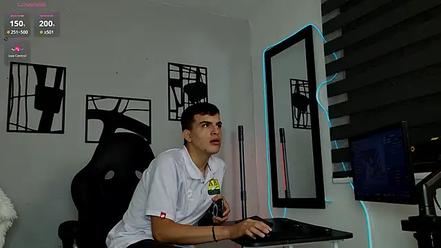 nico pelusa online show from April 6, 10:38 am