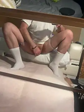 ozzyylove online show from April 3, 8:16 pm