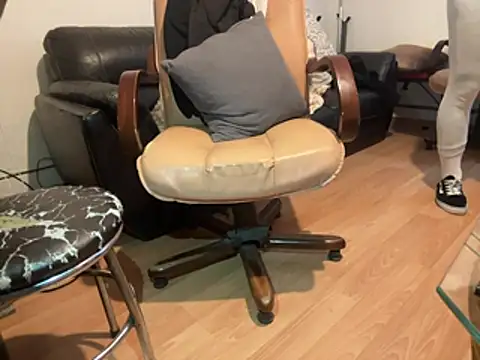 ozzyylove online show from April 14, 12:22 am