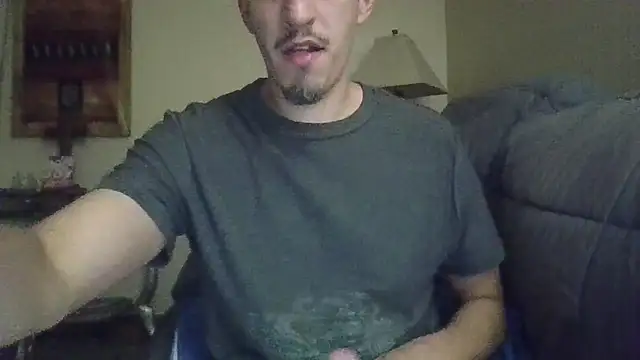 luverrboyy online show from July 14, 5:33 am