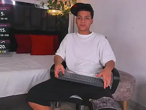 PATRIICKMILLER online show from February 24, 3:46 pm