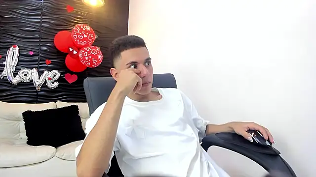 dominicjonnes online show from March 16, 8:35 pm