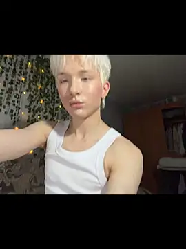 TwinkRyder online show from March 10, 12:33 pm