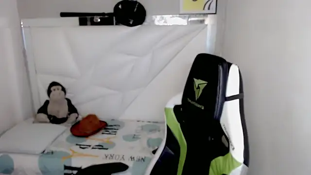 Street poemm  online show from March 12, 5:37 am