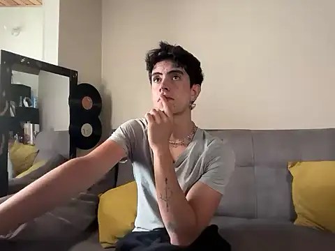 Stolas ying online show from March 5, 9:11 pm