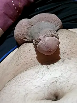 luxxoos online show from April 14, 8:30 pm