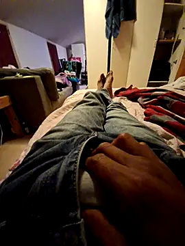 horneybachlor online show from April 17, 6:21 pm