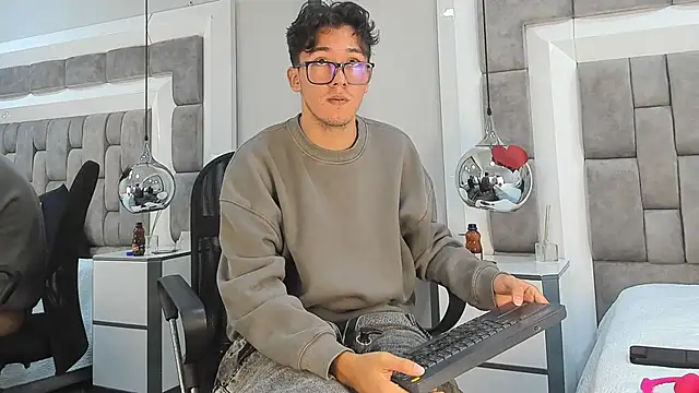 Austin Reedss online show from February 24, 3:24 pm