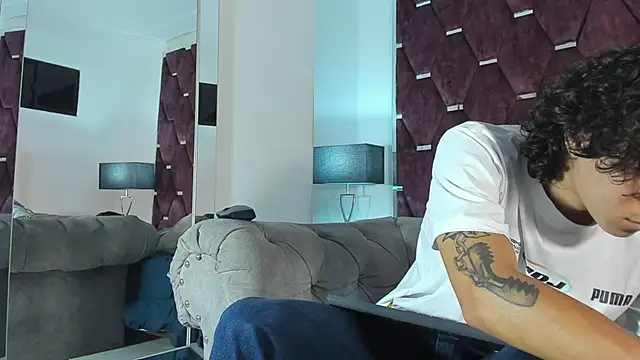 TonyBenedetti online show from April 7, 9:04 pm