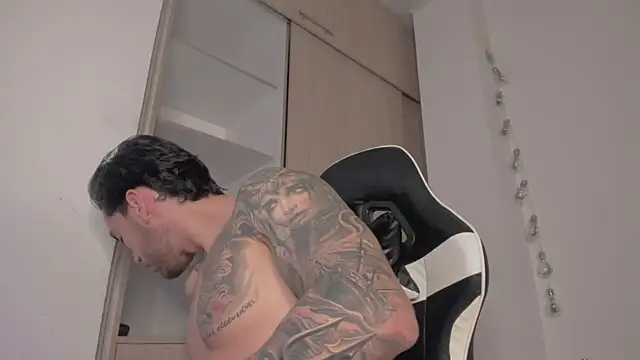 Axel  Blaze online show from April 2, 1:41 pm