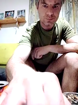 Hornybalkanmen12 online show from May 28, 6:39 pm