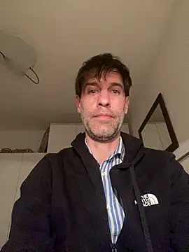 Alessandro7979 online show from April 20, 2:58 am