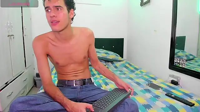 Jean And PaulXL online show from April 15, 11:37 pm