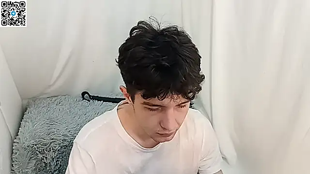  ZaneX online show from April 8, 7:33 pm