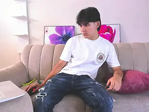 monky 0002 online show from March 27, 4:41 pm