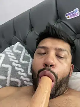 leonartho223 online show from March 2, 5:08 am