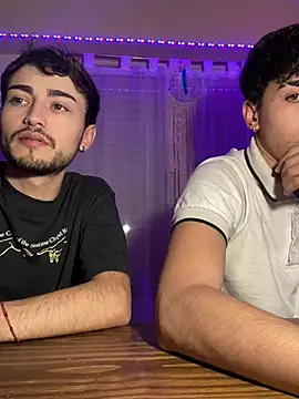 Lucasss2204 online show from April 11, 4:41 am