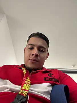 OliverTabordaa online show from April 9, 6:36 pm