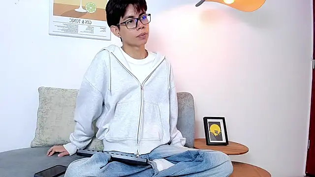 daniell rdrig online show from March 5, 12:45 pm