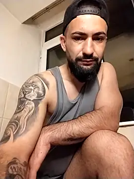 Tommy Porn  online show from April 13, 9:15 pm