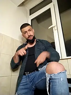 Tommy Porn  online show from April 10, 9:33 pm