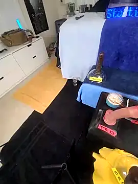 FantasyMan-BiWM online show from April 10, 1:23 am