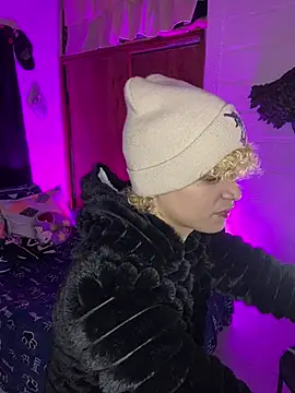 Lucke Ccollins online show from April 18, 7:10 am