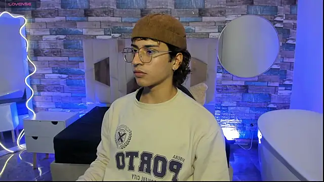 JUSTIN TAY1 online show from April 14, 12:16 pm