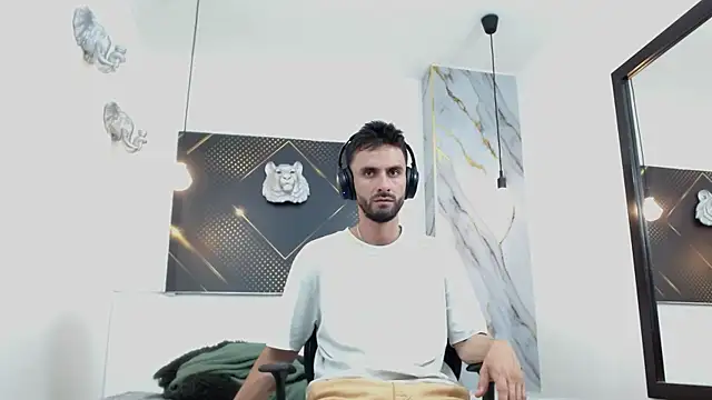 KingOfTemptation online show from April 7, 4:56 am