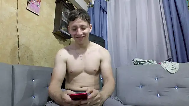 paulcevallos05 online show from June 11, 11:58 pm