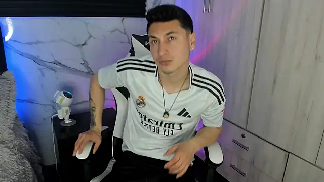 ThiagoFerrero Hot online show from April 7, 4:51 pm