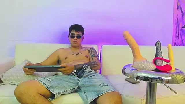 ThomasThundr online show from April 14, 6:35 am