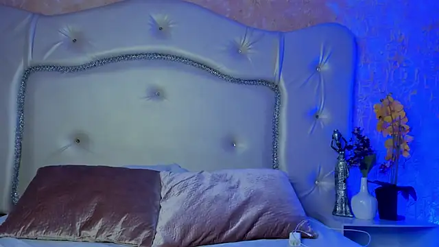 ThomasThundr online show from April 3, 11:01 pm