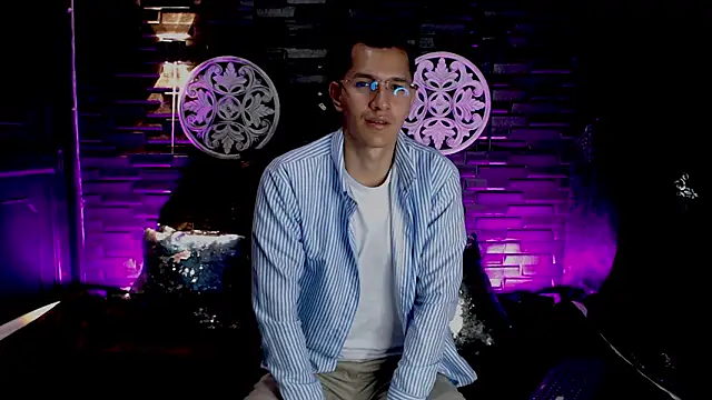 MilanDavid1 online show from March 23, 5:30 pm