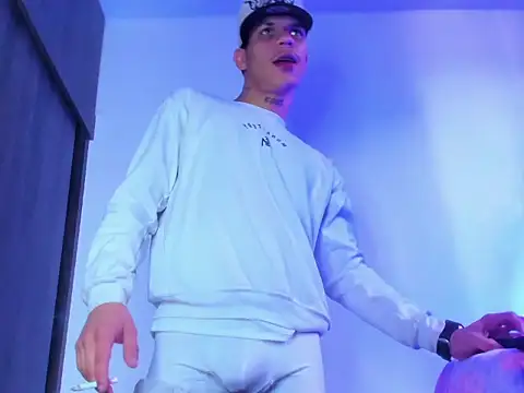 ethanchamo online show from April 9, 6:36 pm