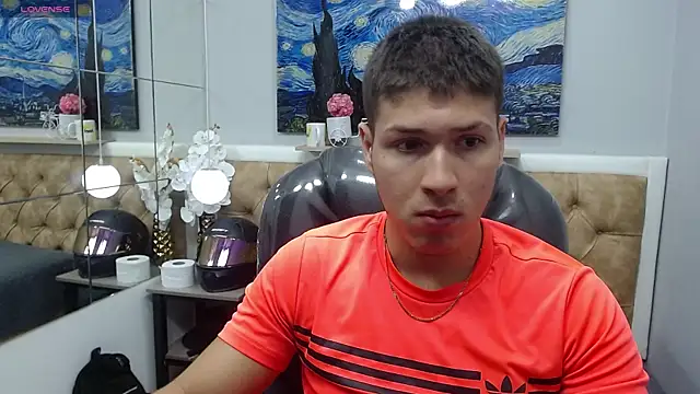 AlessandroFranco online show from April 7, 1:33 pm