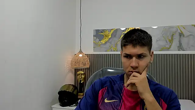 AlessandroFranco online show from April 4, 12:46 pm