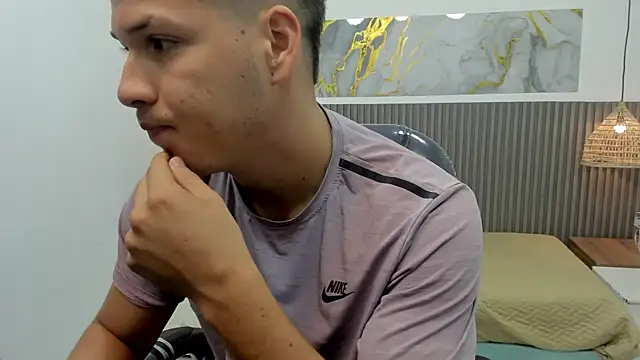 AlessandroFranco online show from April 15, 2:06 pm