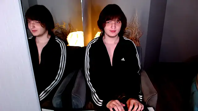 delalex online show from May 21, 3:05 pm