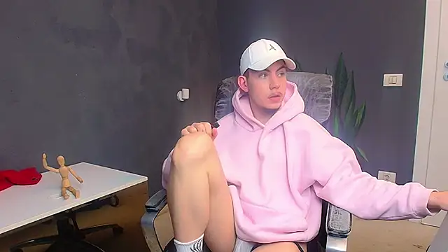 KrewVaughn online show from March 27, 8:26 am