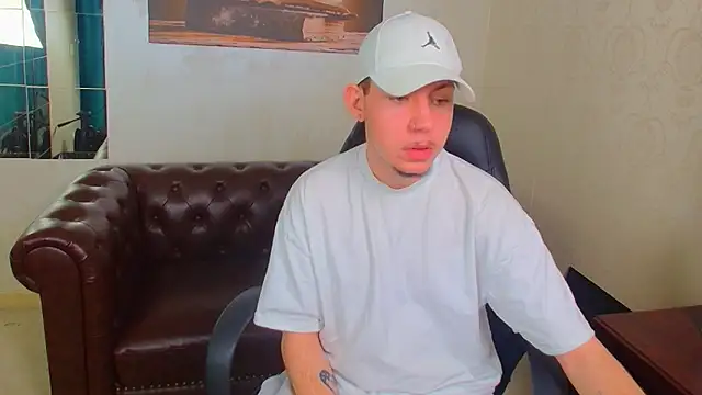 KrewVaughn online show from April 3, 9:06 am