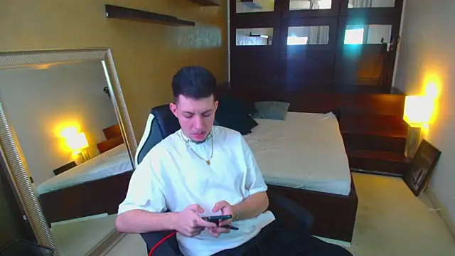 KrewVaughn online show from March 22, 8:30 am